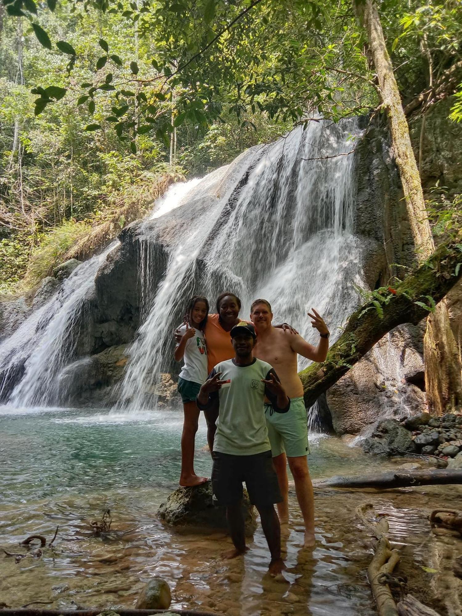 Amfriwen Homestay Yennanas Besir Extérieur photo